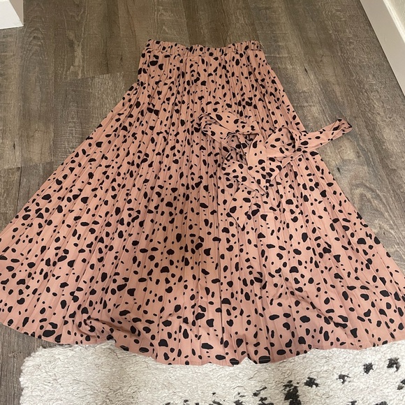 Black spots pleated A-line midi skirt with belt size XS - Picture 2 of 4
